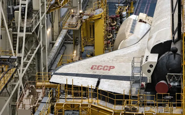 The “USSR” Inscription on the Spacecraft’s Wing