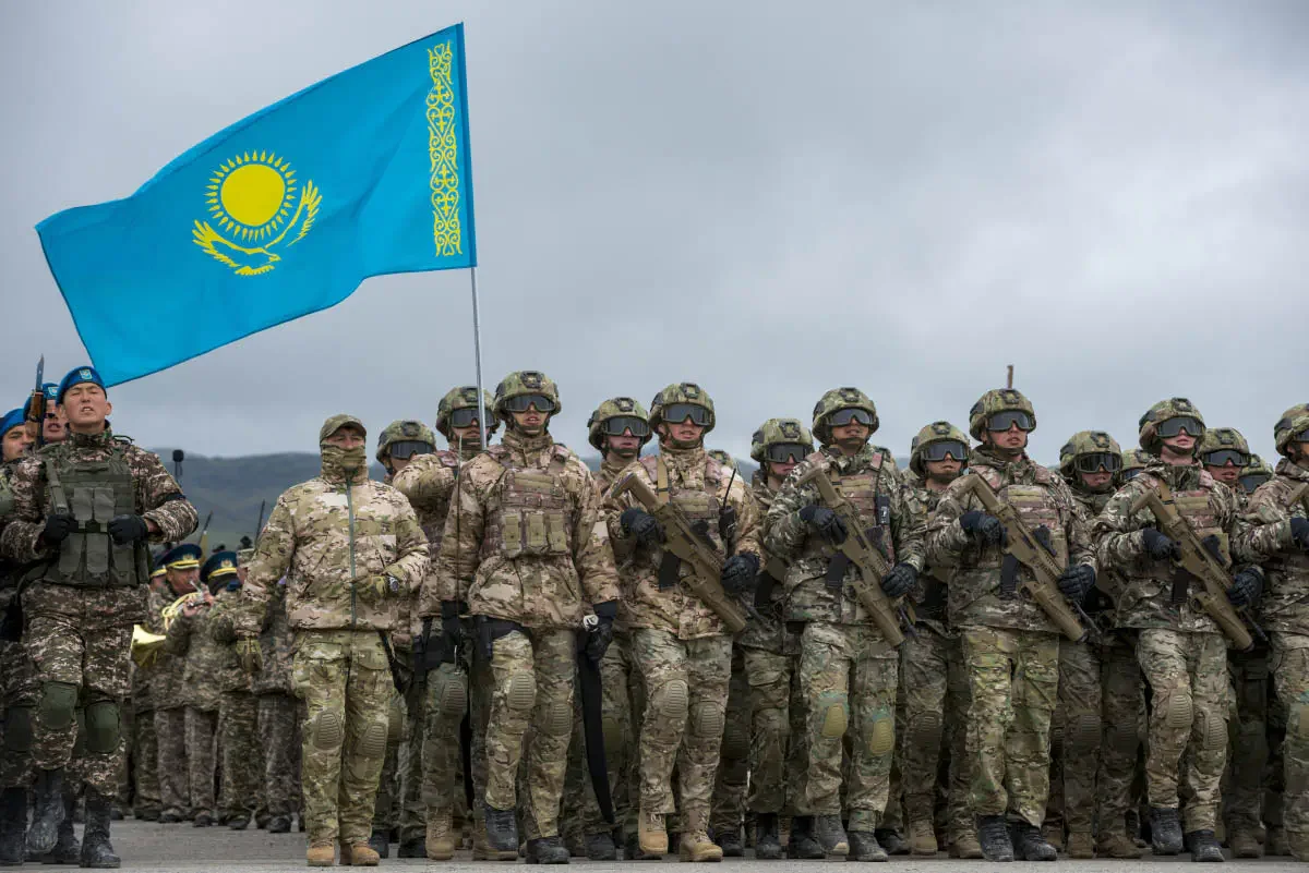 Вооружённые силы Казахстана раз в несколько лет проводят Боевой парад 7 мая, в День защитника Отечества