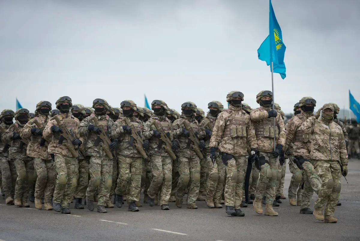 Вооружённые силы Казахстана раз в несколько лет проводят Боевой парад 7 мая, в День защитника Отечества