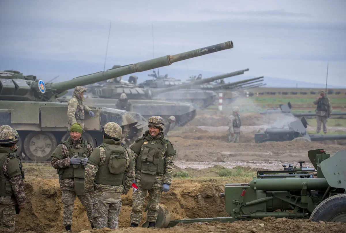 Вооружённые силы Казахстана раз в несколько лет проводят Боевой парад 7 мая, в День защитника Отечества