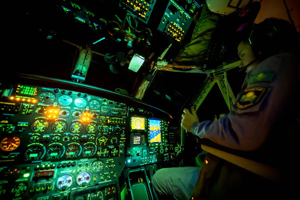 Shaanxi Y-8 F200W Национальной гвардии Казахстана в полёте