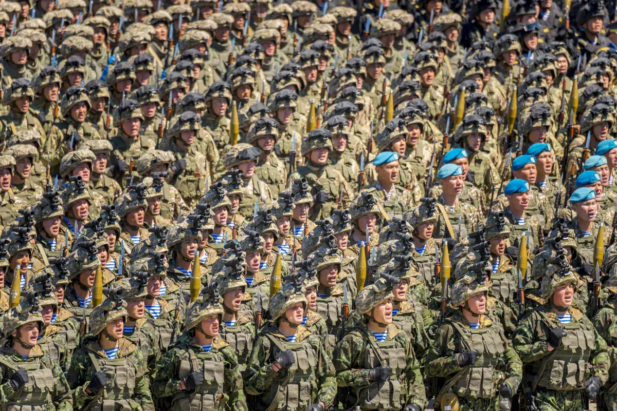 Вооружённые силы Казахстана раз в несколько лет проводят Боевой парад 7 мая, в День защитника Отечества