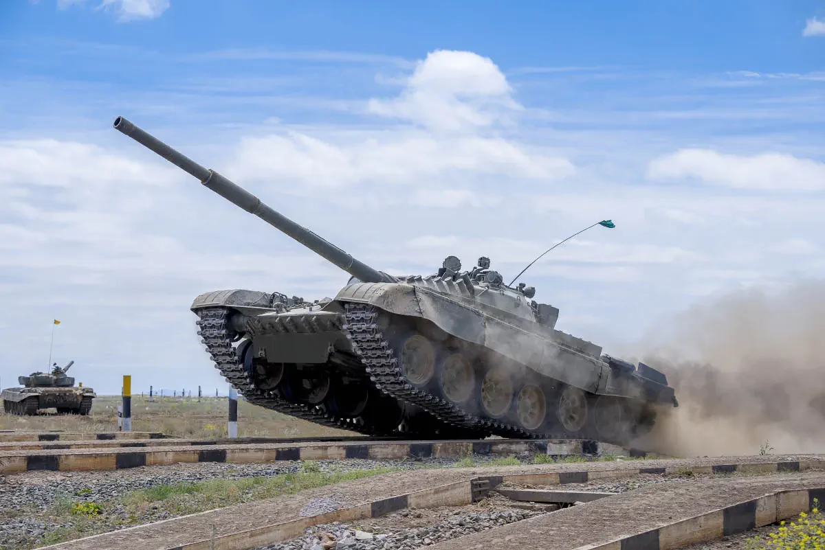 Казахстанские военные готовятся к соревнованиям по танковому биатлону. Аягоз, Казахстан