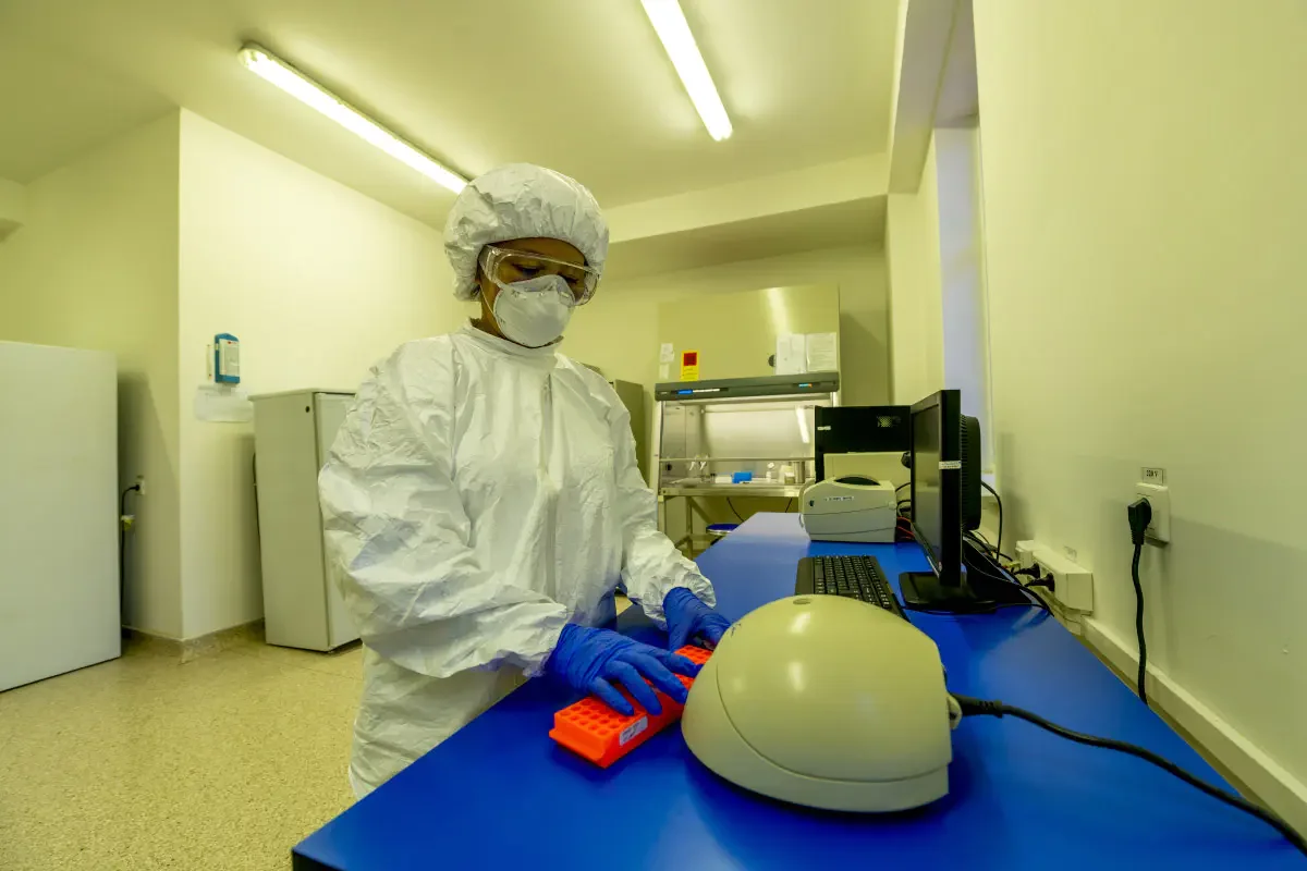 QazVac (QazCovid-in) — казахстанская вакцина от COVID-19, разработанная в НИИ проблем биологической безопасности. Посёлок Гвардейский, Жамбылская область, Казахстан