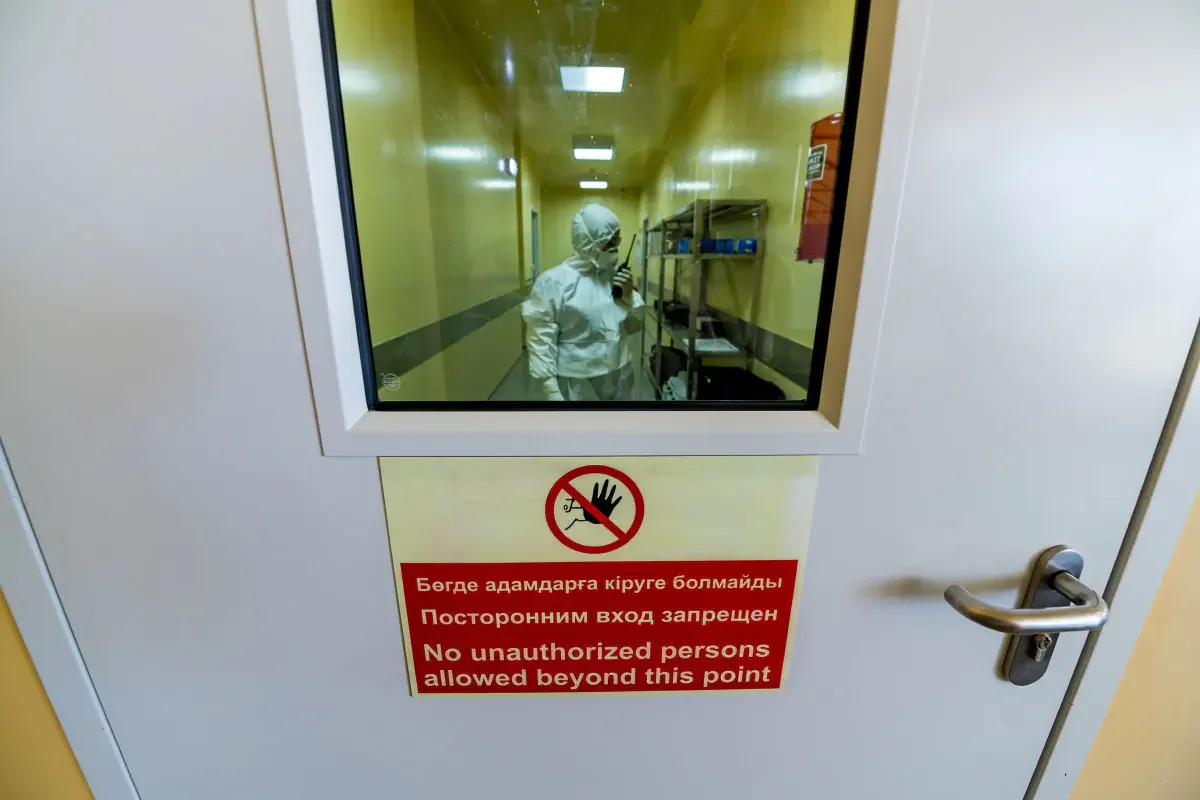 QazVac (QazCovid-in) — казахстанская вакцина от COVID-19, разработанная в НИИ проблем биологической безопасности. Посёлок Гвардейский, Жамбылская область, Казахстан