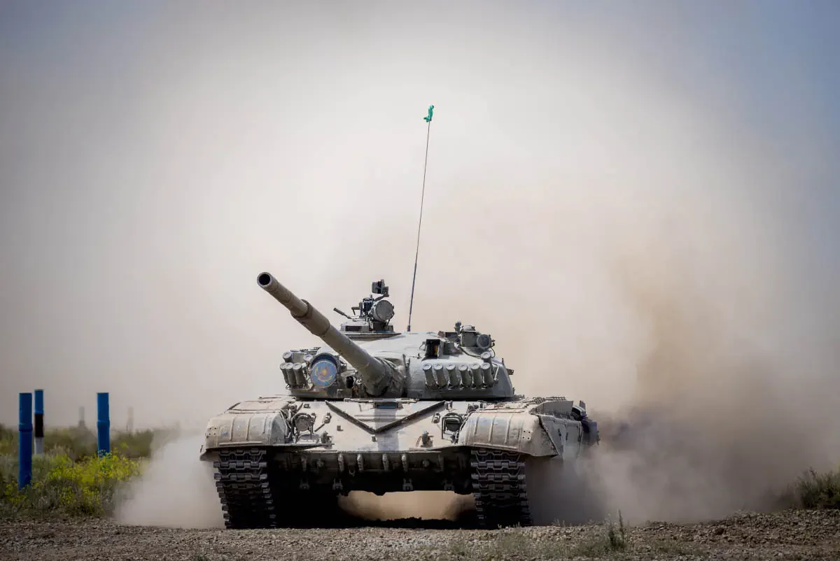 Казахстанские военные готовятся к соревнованиям по танковому биатлону. Аягоз, Казахстан