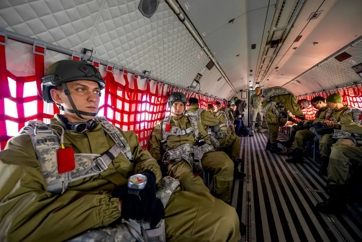 CASA C-295 ВВС Казахстана (в полёте)
