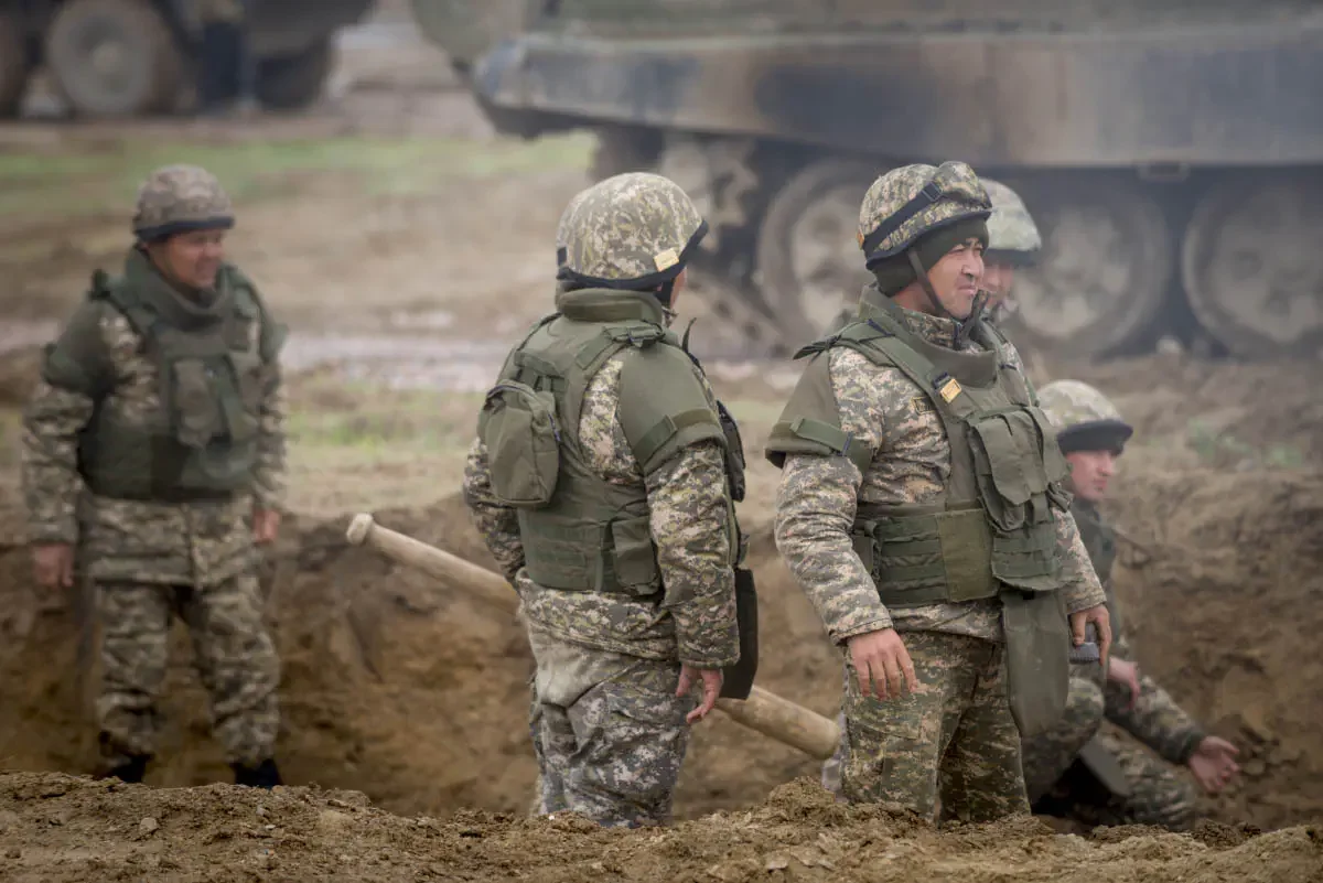 Вооружённые силы Казахстана раз в несколько лет проводят Боевой парад 7 мая, в День защитника Отечества