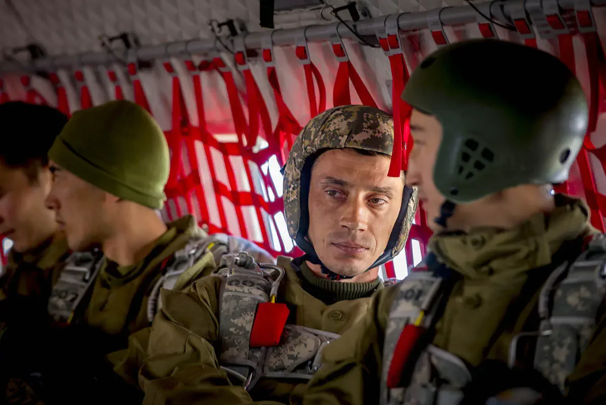 CASA C-295 ВВС Казахстана (в полёте)