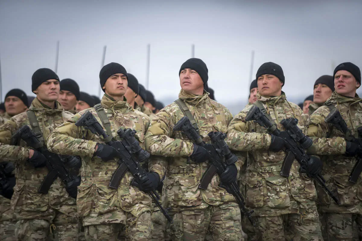Вооружённые силы Казахстана раз в несколько лет проводят Боевой парад 7 мая, в День защитника Отечества
