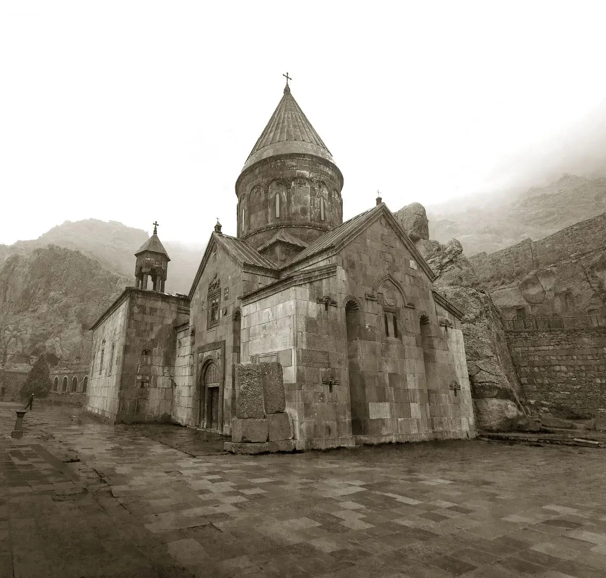 Гегард, армянский монастырь XIII века